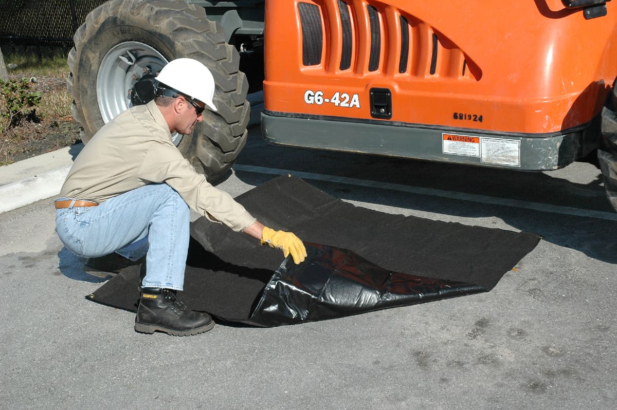 Ultra-Absorbent Tarp® - Spill Control